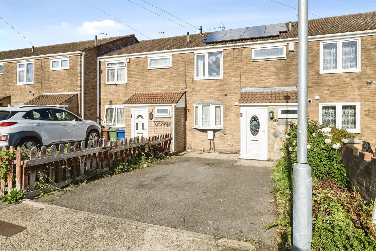 3 bed house for sale, Brennan Road, Tilbury, RM18
