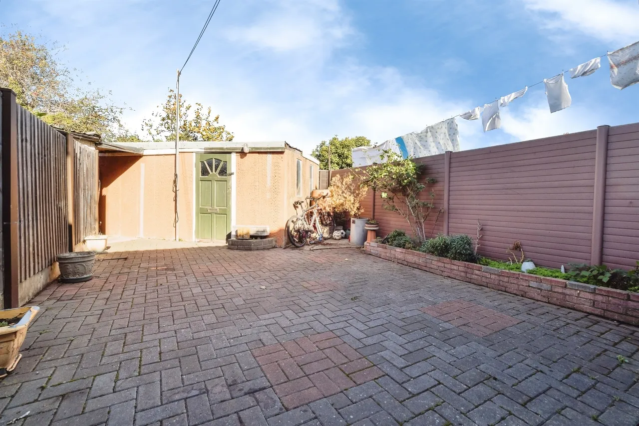 Brennan Road, Tilbury, RM18, photo 17