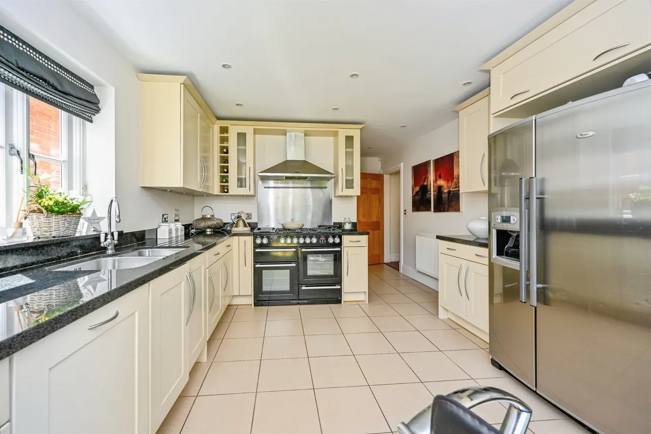 Orchard Lane, Wolseley Bridge, ST17, photo 2