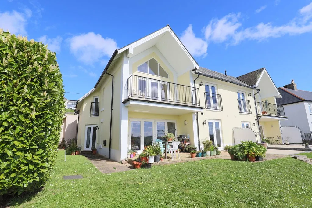 2 bed flat for sale — Manor Road, Bishopsteignton, Teignmouth
