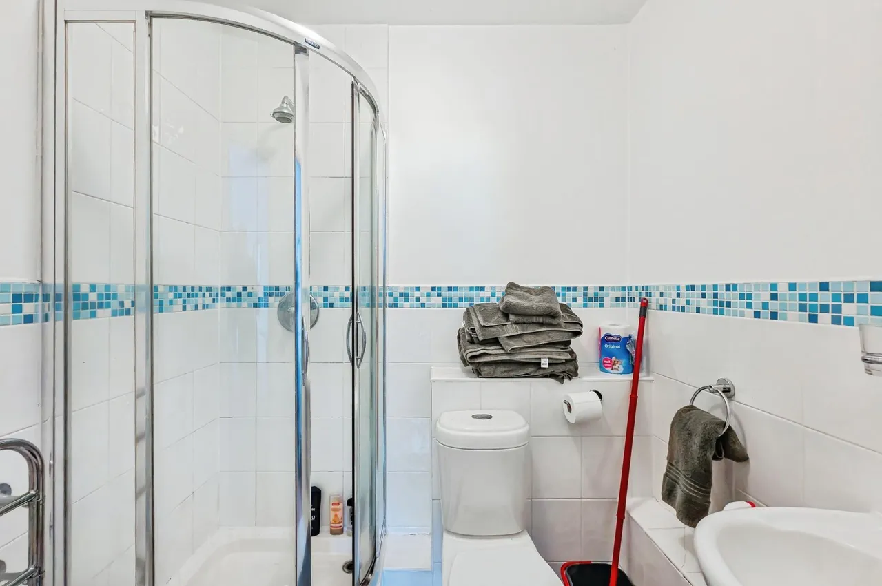Commercial Street, Morley, LS27, photo 9