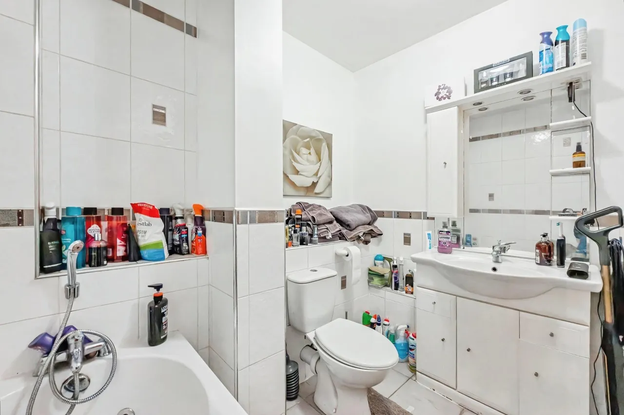 Commercial Street, Morley, LS27, photo 7