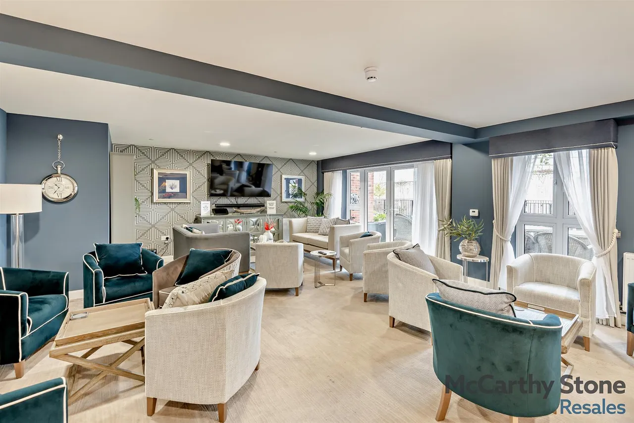 Westpole Avenue, Oakwood, EN4, photo 11