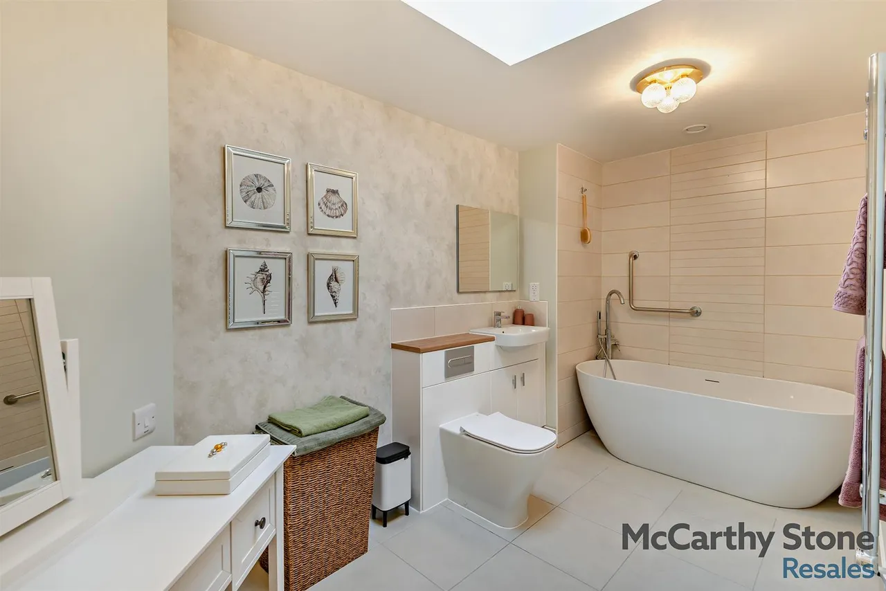 Westpole Avenue, Oakwood, EN4, photo 5
