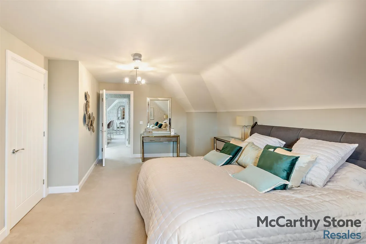 Westpole Avenue, Oakwood, EN4, photo 8