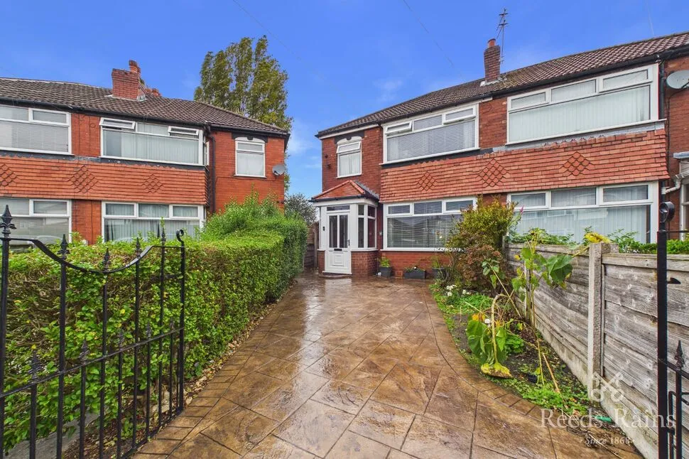 3 bed house for sale, Harewood Grove, Stockport, SK5