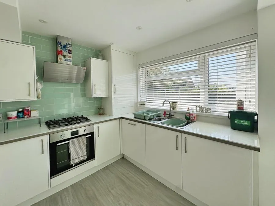 Harvey Close, East Cowes, PO32, photo 4