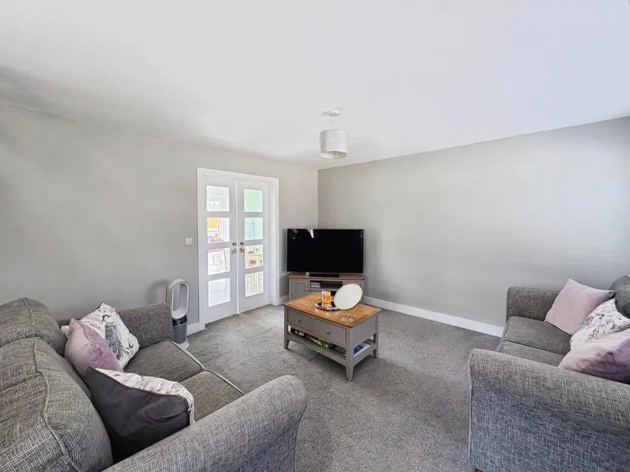 Harvey Close, East Cowes, PO32, photo 3