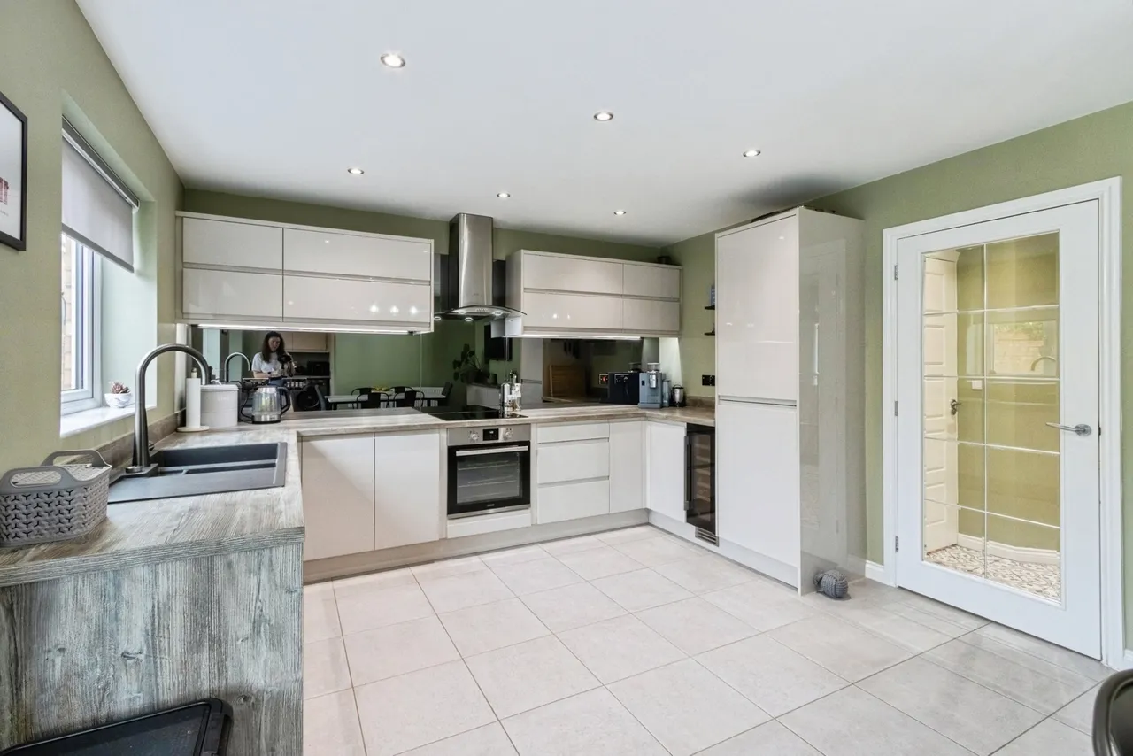 Amberwood Chase, Dewsbury, West Yorkshire, WF12, photo 8