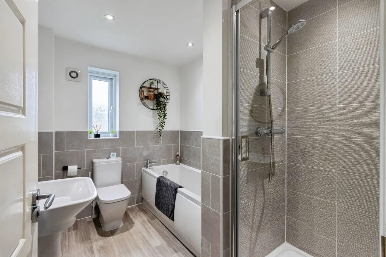 Amberwood Chase, Dewsbury, West Yorkshire, WF12, photo 18