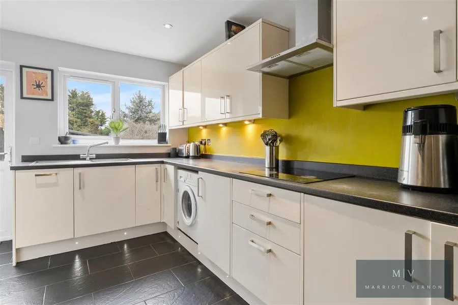 Colston Avenue, Carshalton, photo 16
