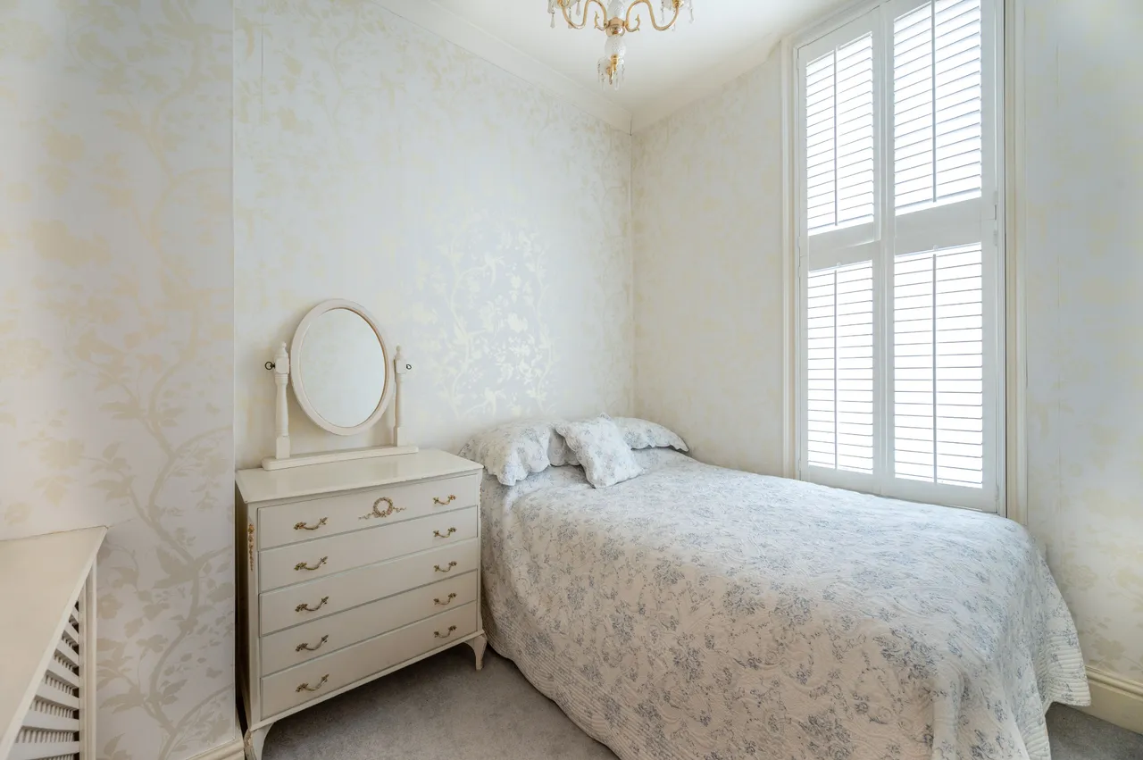 Flat 12, 34-36 Clarges Street, London, photo 4