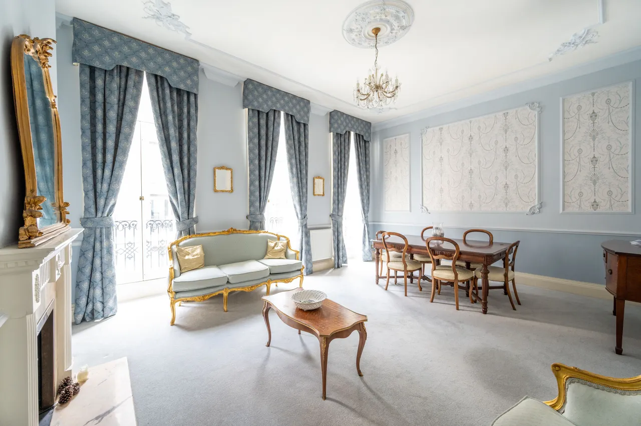 Flat 12, 34-36 Clarges Street, London, photo 2
