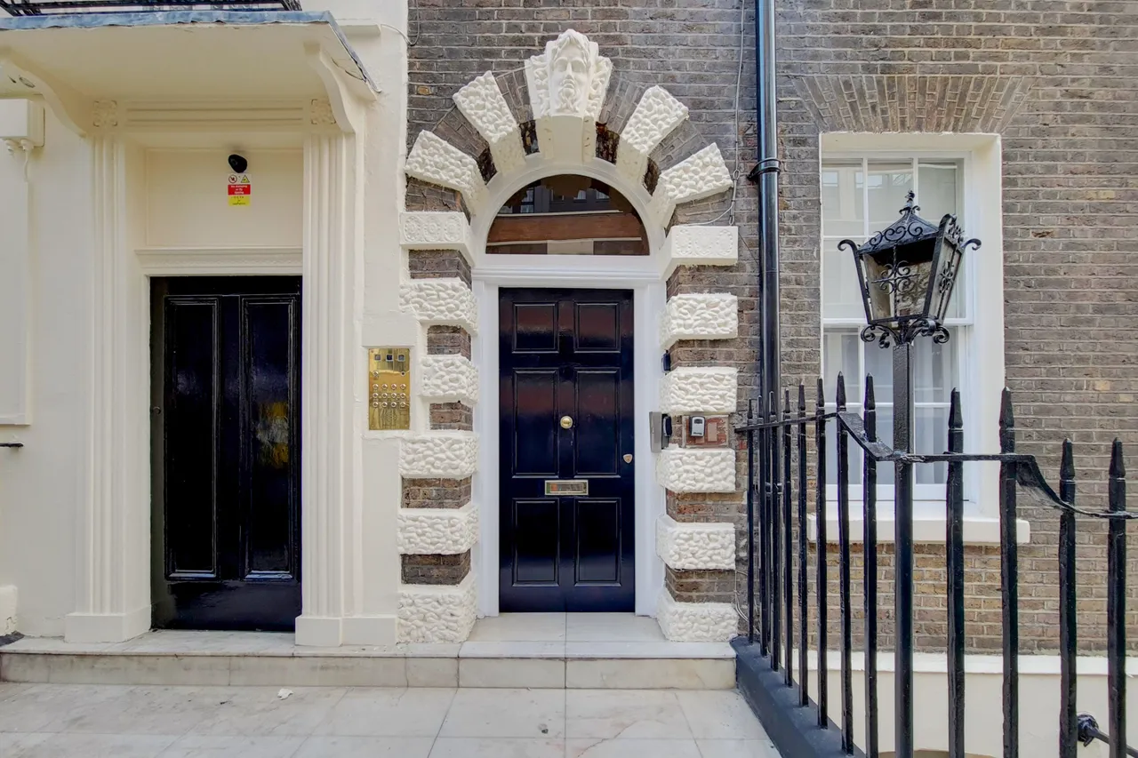 Flat 12, 34-36 Clarges Street, London, photo 11
