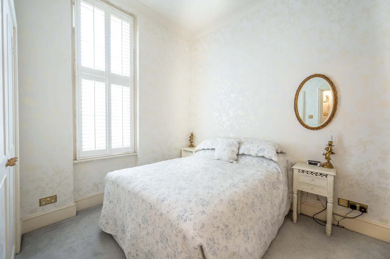 Flat 12, 34-36 Clarges Street, London, photo 5
