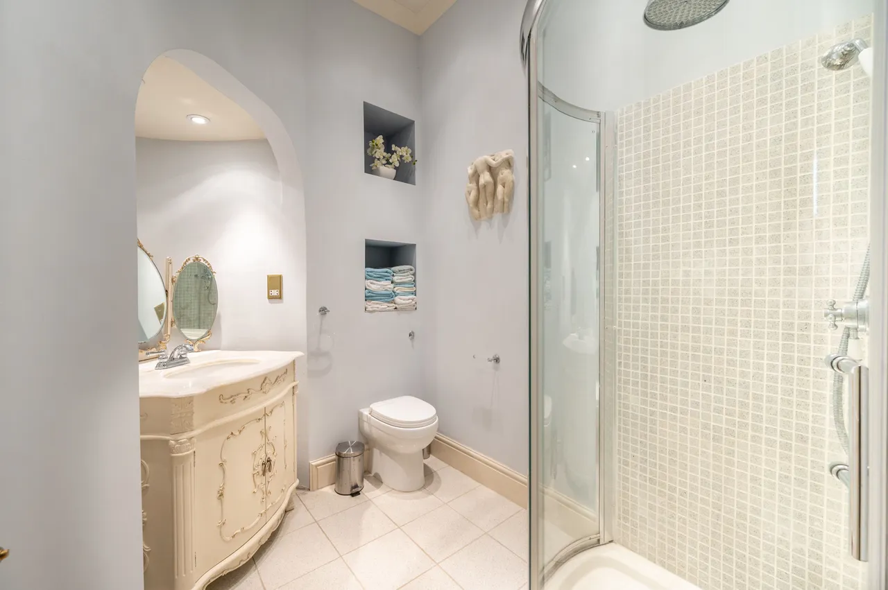 Flat 12, 34-36 Clarges Street, London, photo 6
