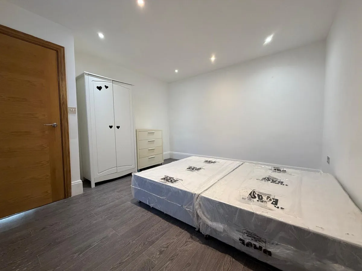 Pinner Road, Northwood, HA6, photo 12