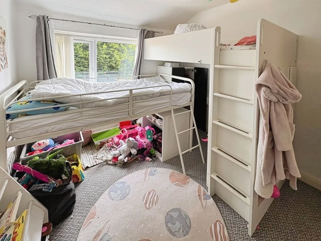 Laxey Crescent, WN7, photo 6