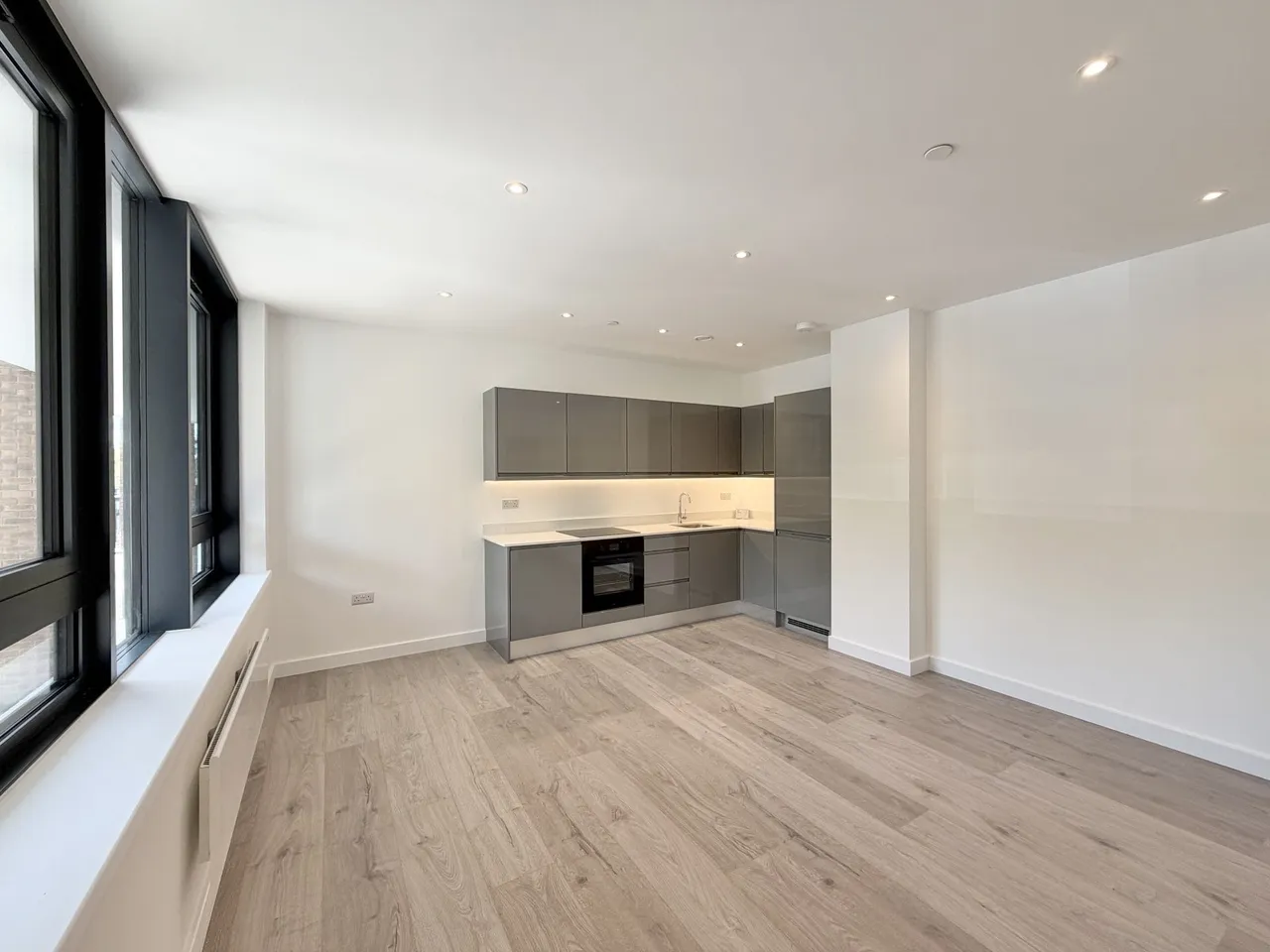 Flat 7 Technology House, 151 Silbury Boulevard, Milton Keynes, MK9 1GE, photo 3