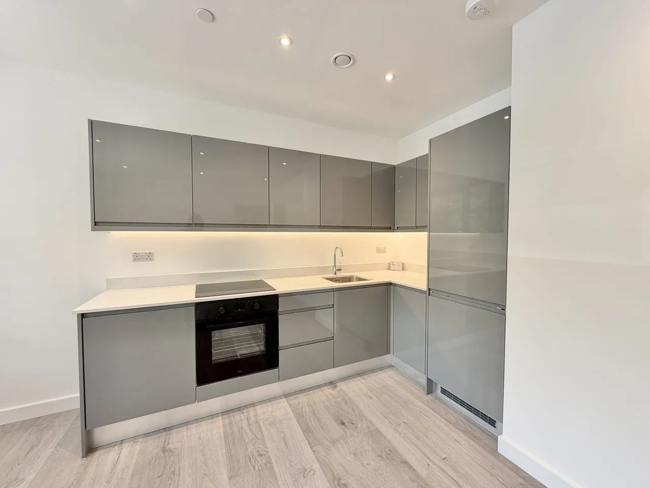 Flat 7 Technology House, 151 Silbury Boulevard, Milton Keynes, MK9 1GE, photo 4