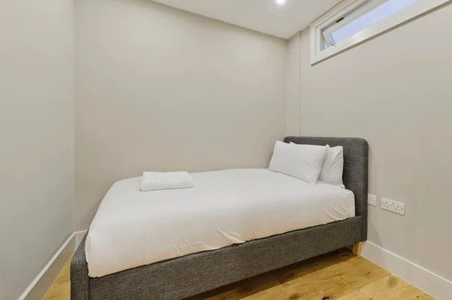Flat 4, Ocean House, 365 Fulham Road, London, photo 10