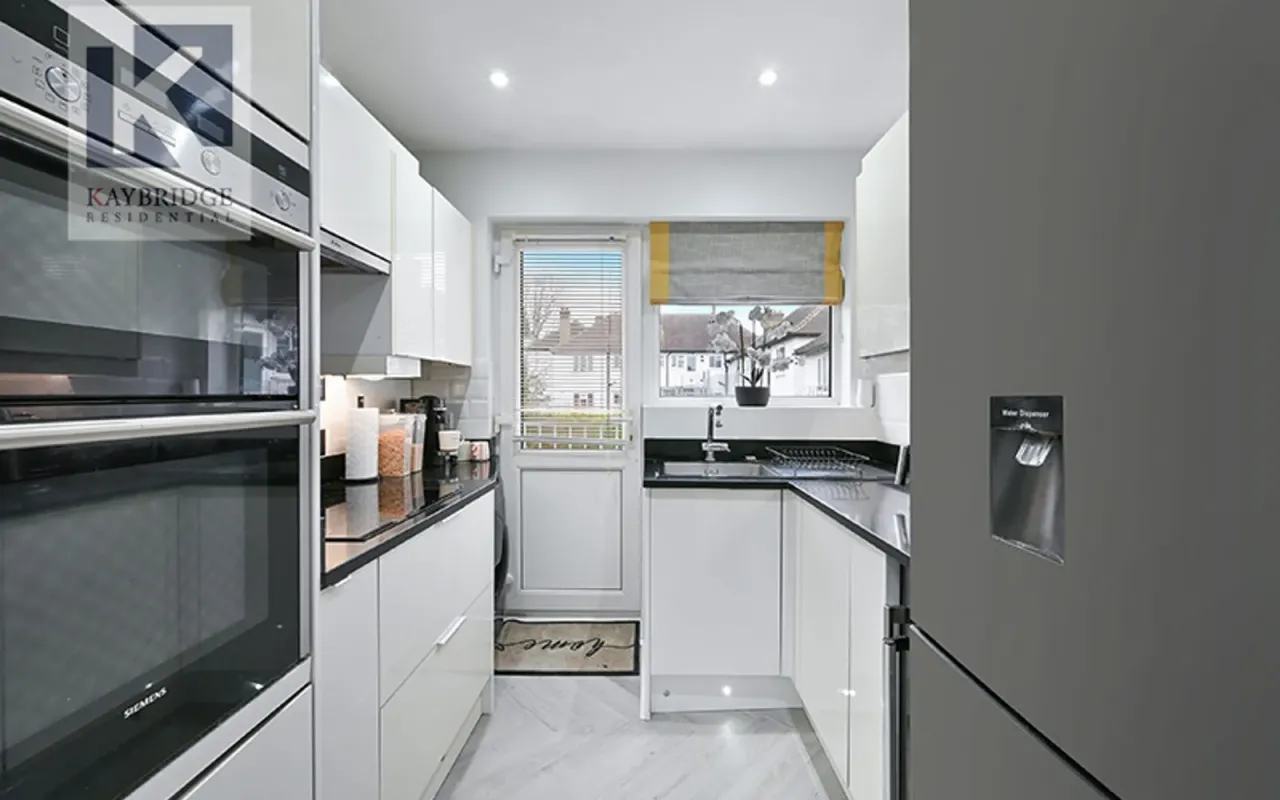 Alberta Avenue, Cheam, SM1, photo 6