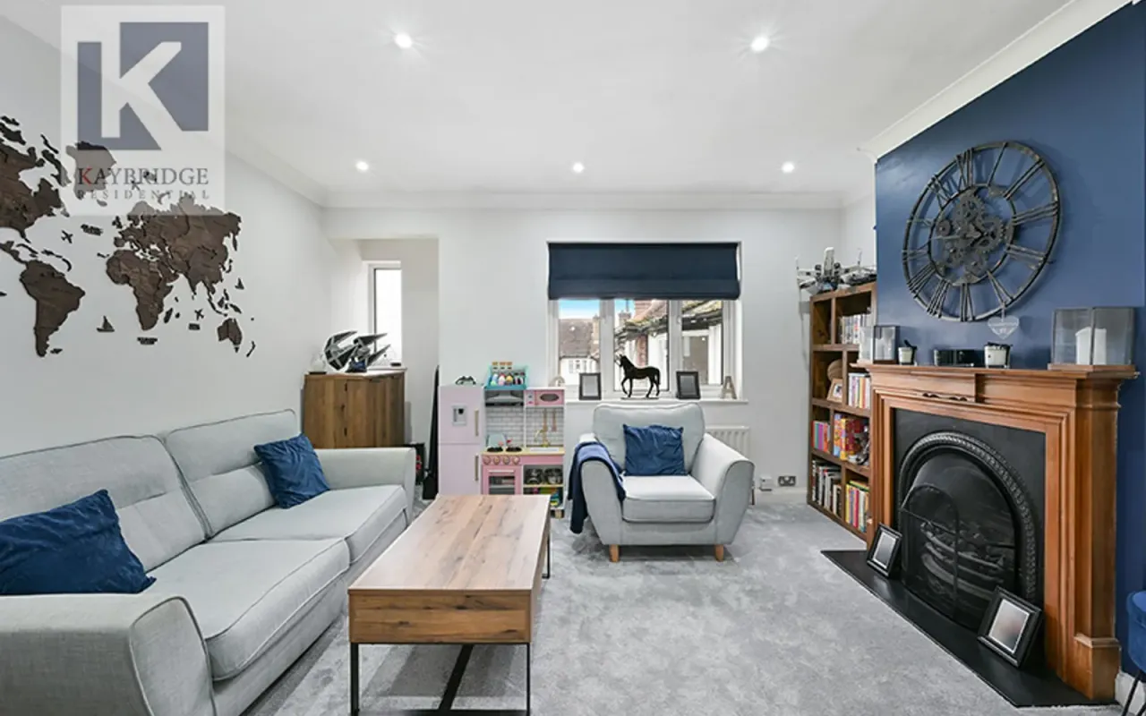 Alberta Avenue, Cheam, SM1, photo 2