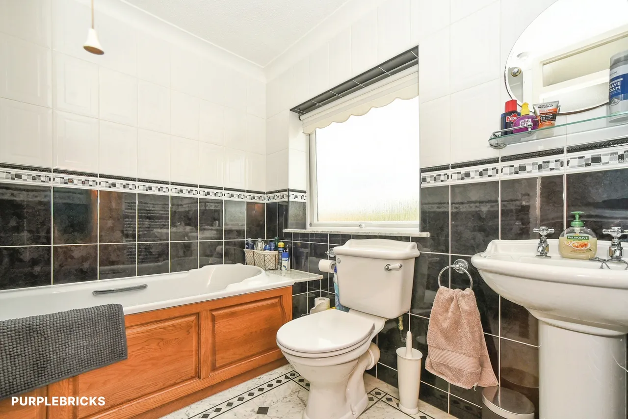 Elm Close, Rowde, SN10, photo 34