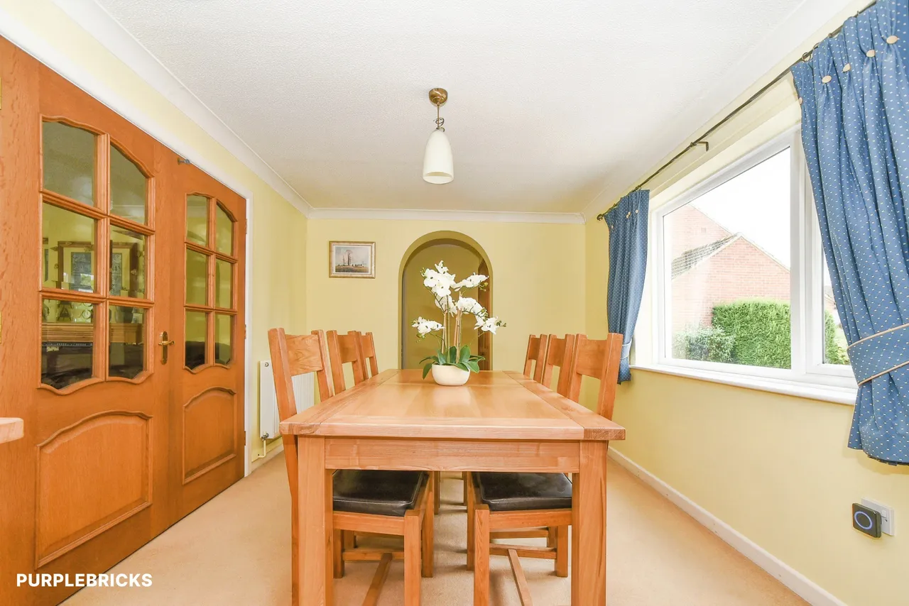 Elm Close, Rowde, SN10, photo 13