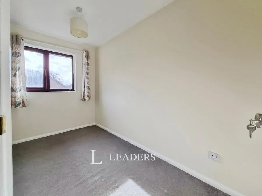 Field Lane, Greenleys, MK12, photo 8