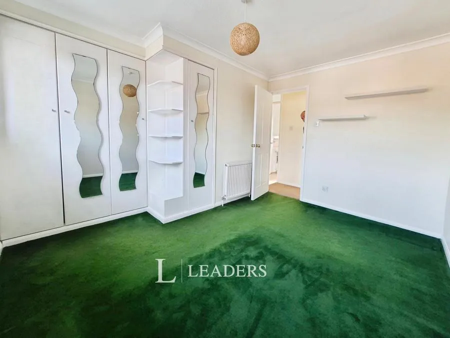 Field Lane, Greenleys, MK12, photo 5