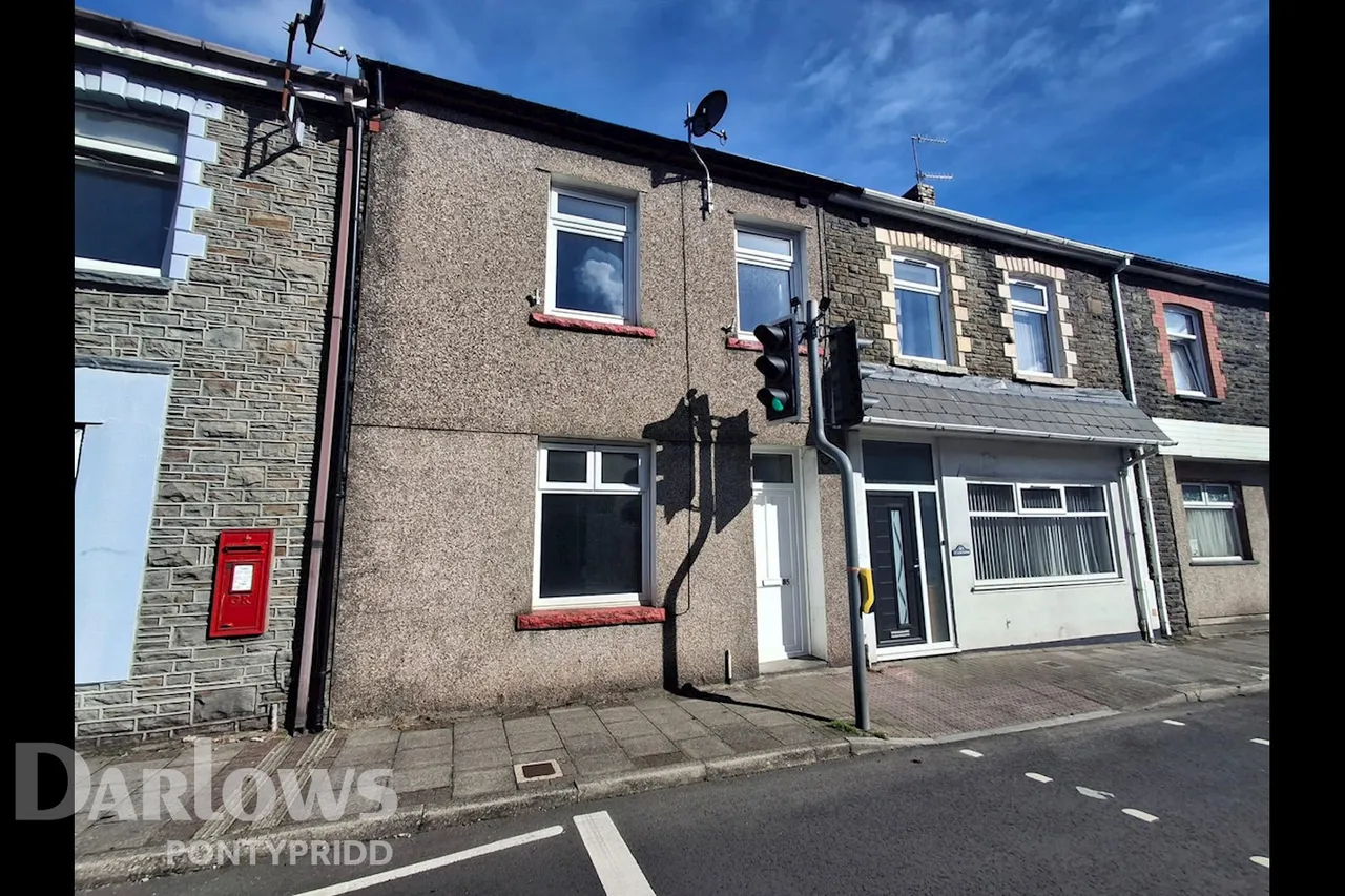 3 bed house for sale, Robert Street, Pontypridd