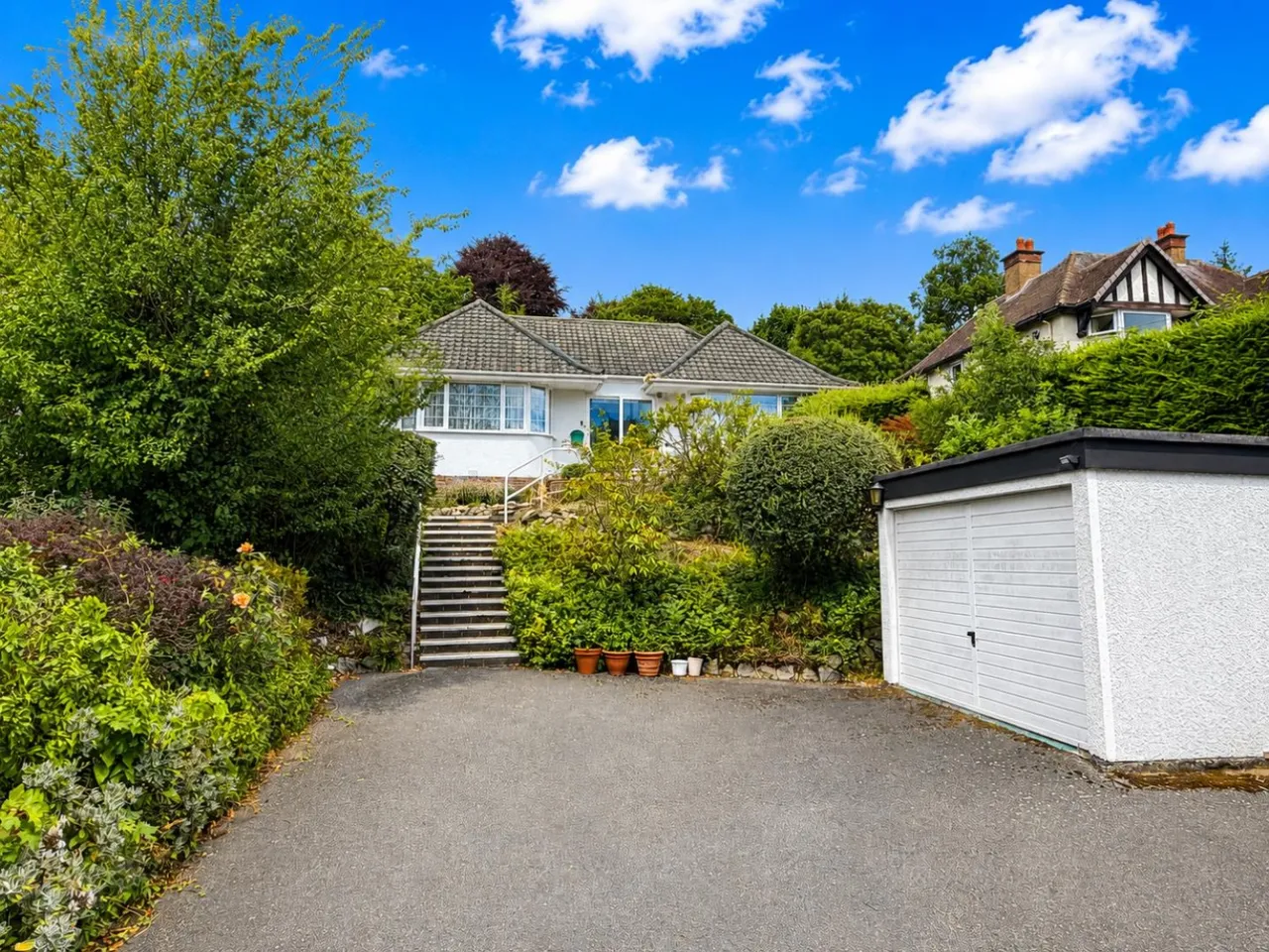 2 bed house for sale — London Road, Hythe