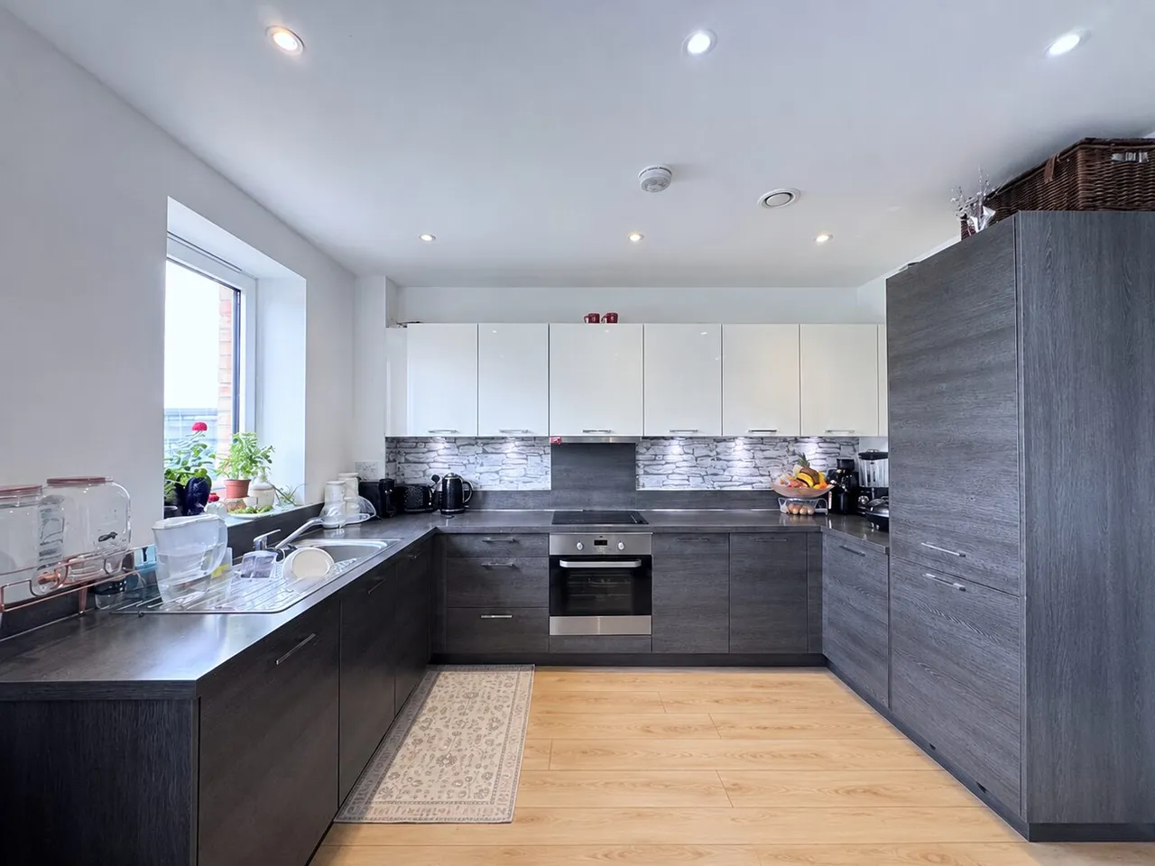 Hayling Way, Metropolitan Court, HA8, photo 2