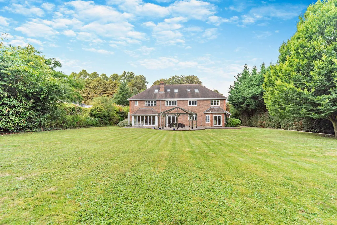 Flowers Hill, Pangbourne, Berkshire, RG8 7BD, photo 4