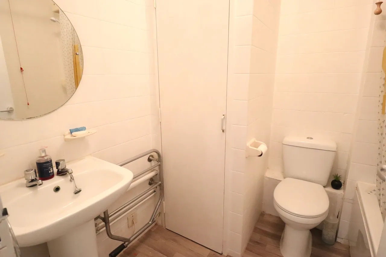 Hilltop Close, Rayleigh, SS6, photo 12