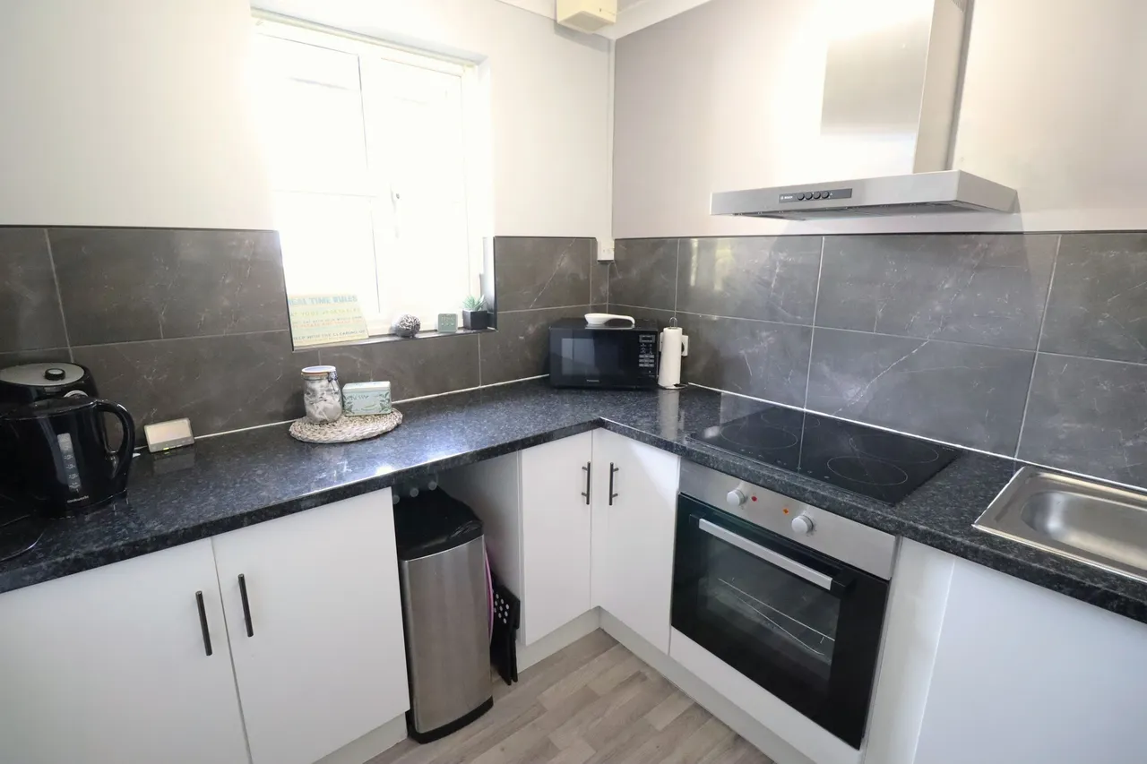Hilltop Close, Rayleigh, SS6, photo 10