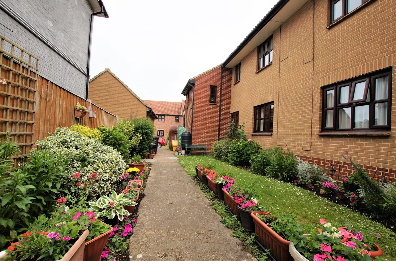 Hilltop Close, Rayleigh, SS6, photo 7