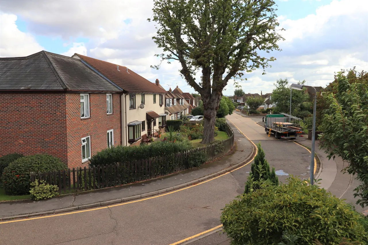 Hilltop Close, Rayleigh, SS6, photo 14
