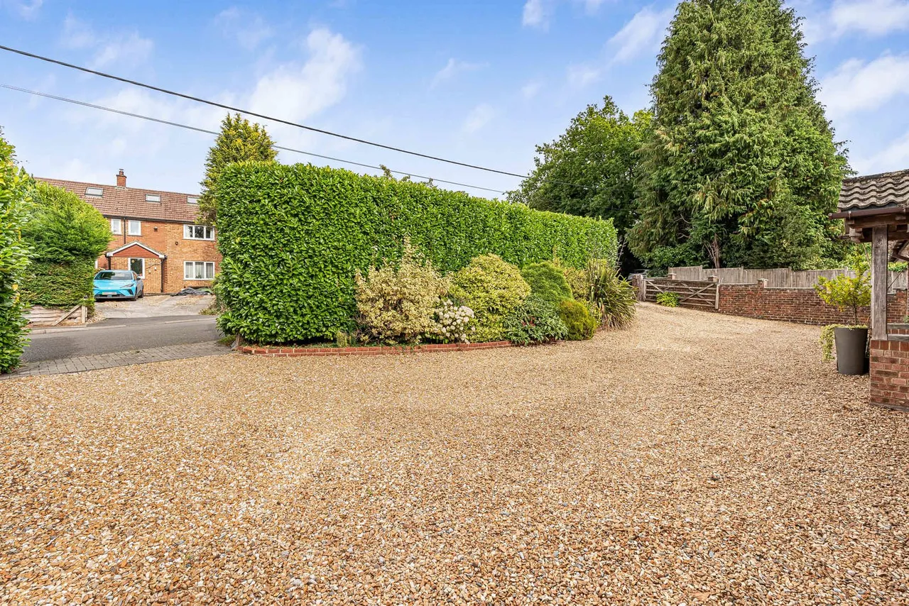 Station Approach, Four Marks, GU34, photo 23