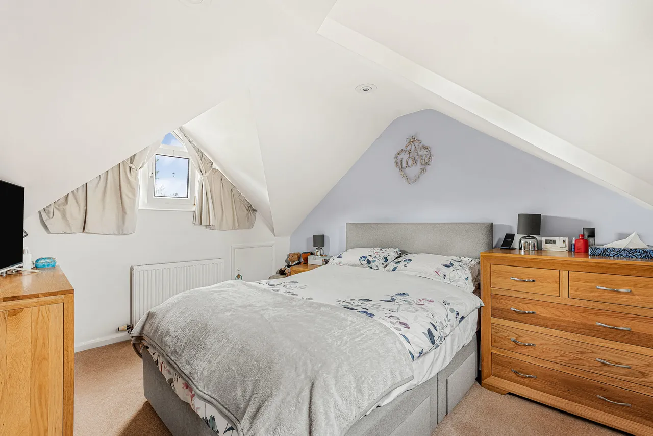 Station Approach, Four Marks, GU34, photo 7