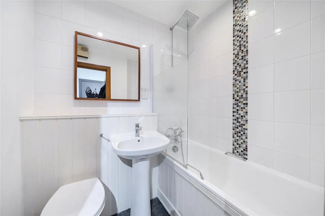 Bourneside Road, Addlestone, KT15, photo 10