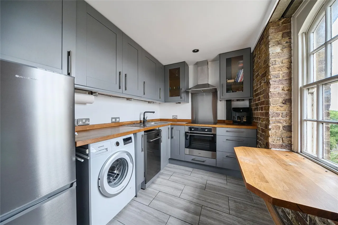 Bourneside Road, Addlestone, KT15, photo 3
