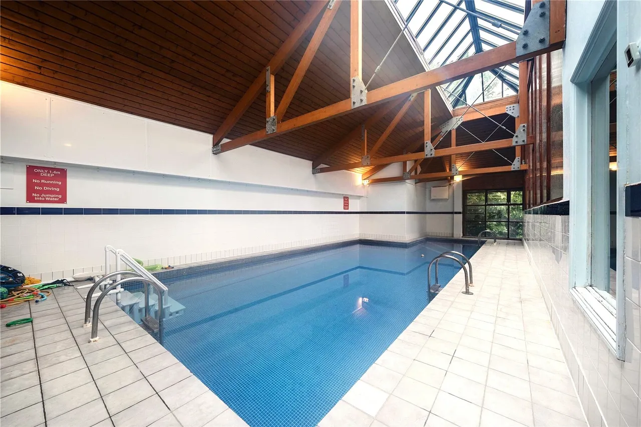 Bourneside Road, Addlestone, KT15, photo 6