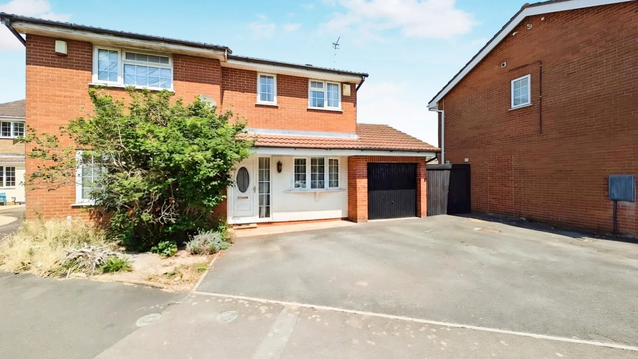 3 bed house for sale, Longs Drive, Yate, BS37