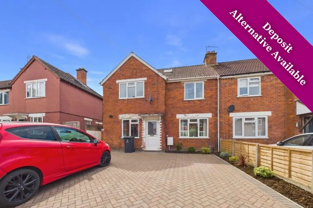 2 bed flat to rent — 11b Henley Place, Gloucester, GL1 5EF