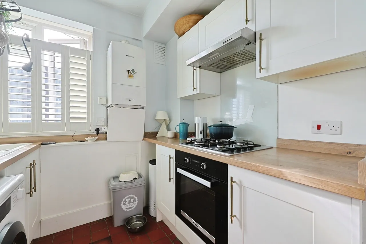 Rawson Street, London, SW11, photo 2