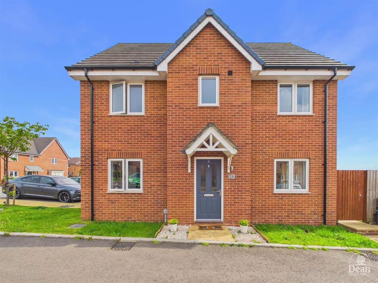 3 bed house for sale — Snowdrop Crescent, Lydney