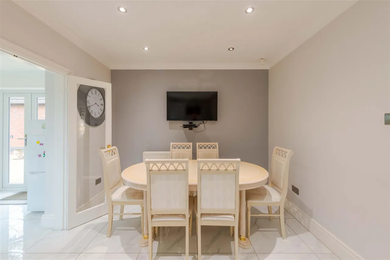 Newfield Place, Hagley, Stourbridge, photo 5