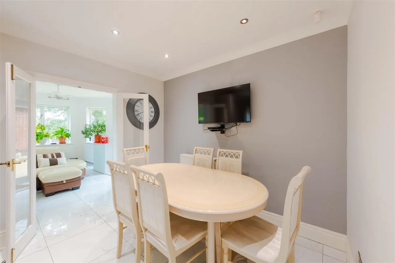 Newfield Place, Hagley, Stourbridge, photo 4
